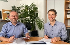Kooperationsvertrag unterzeichnet: Stadt Herzberg am Harz beteiligt sich am Präventionsprogramm PaC Foto v.l.: Bürgermeister Christopher Wagner, Dezernatsleiter des Landkreises Göttingen Herr Finger